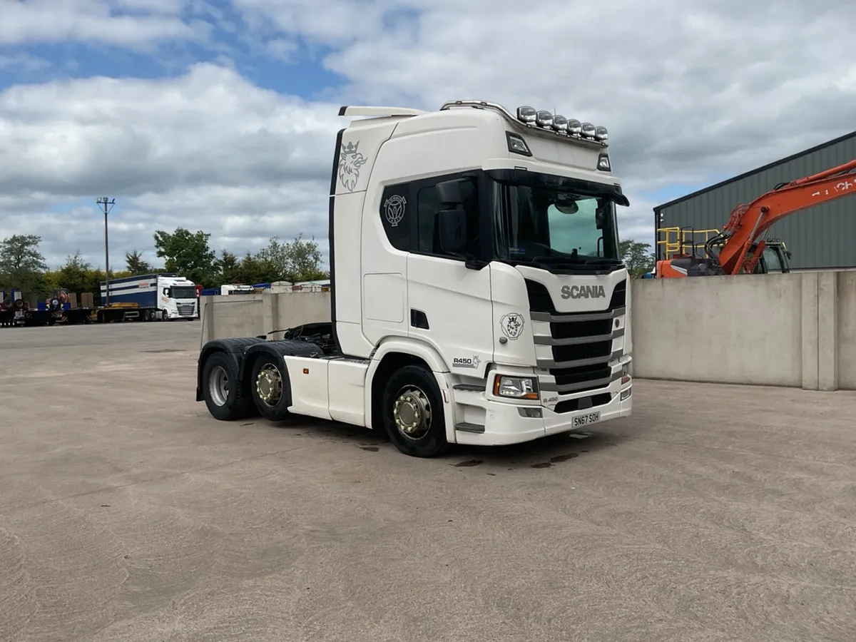 2017 Scania R450 6x2 - Image 1