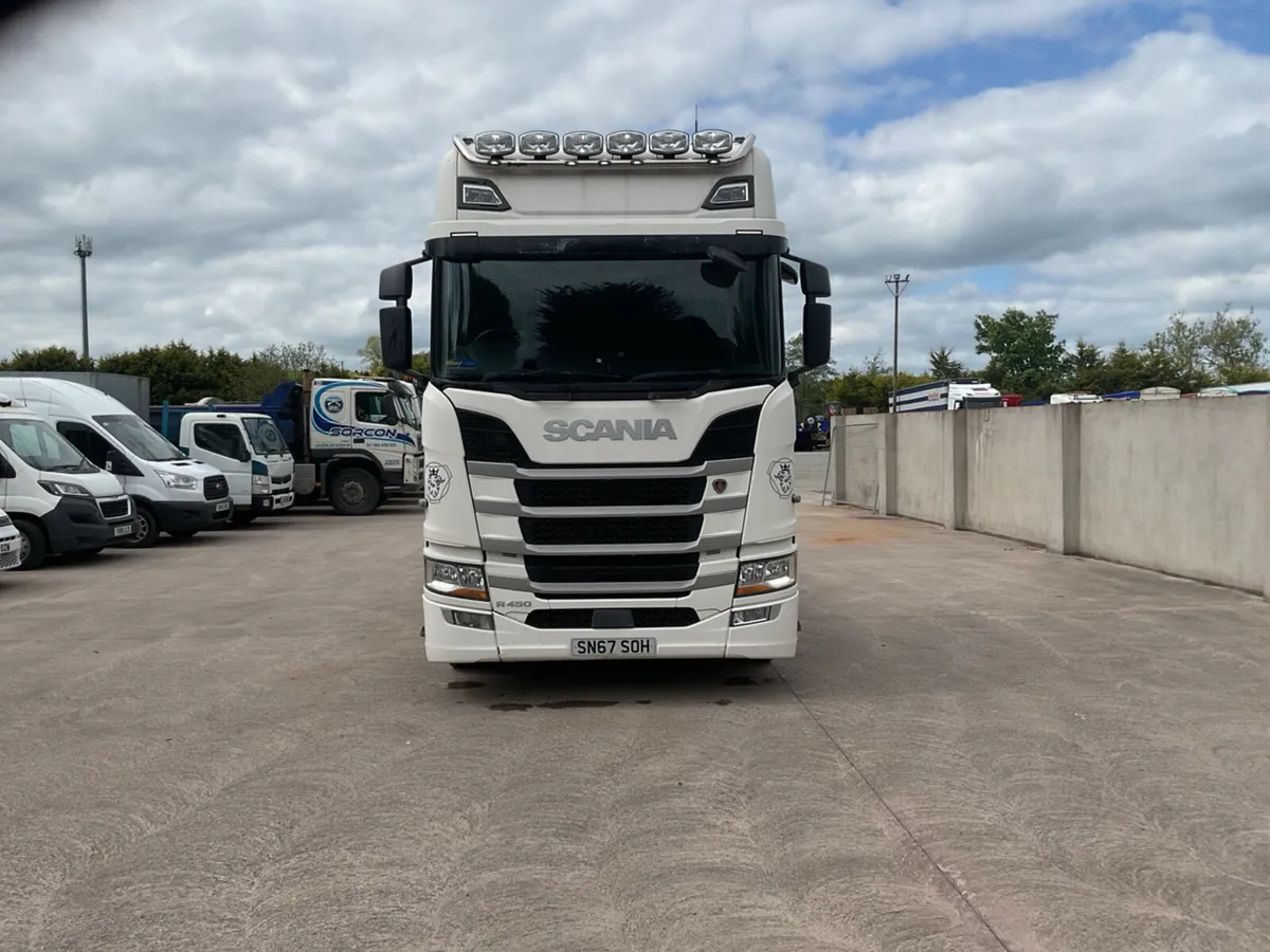 2017 Scania R450 6x2 - Image 2