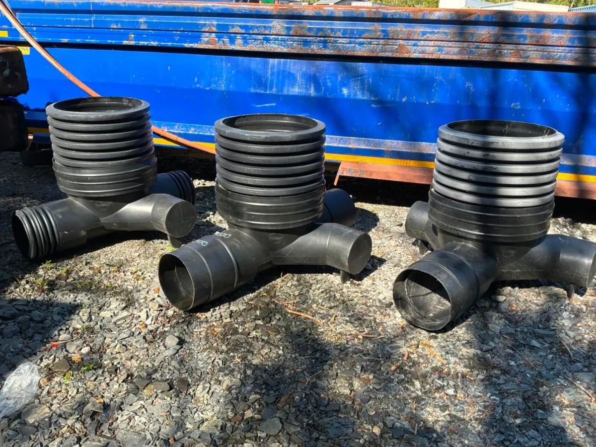 12"  TWIN WALL DRAINAGE MAN HOLE BASES. - Image 1