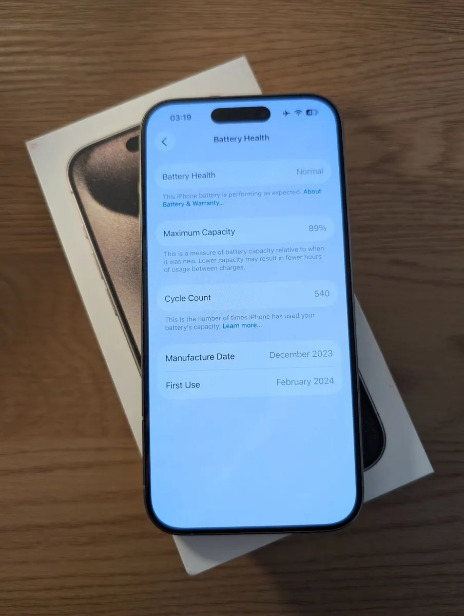 iPhone 15 Pro - 89% Battery - Image 4