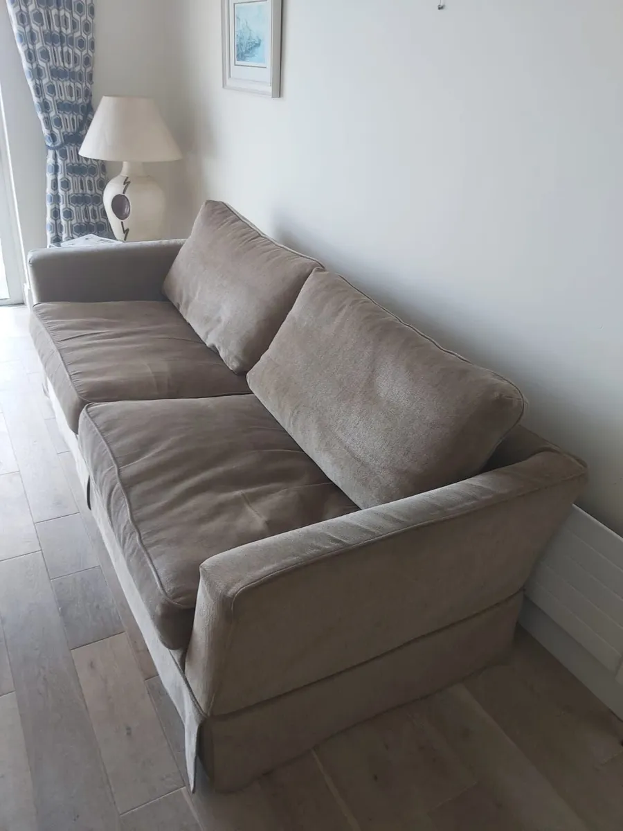 Couch/Sofa - Image 1