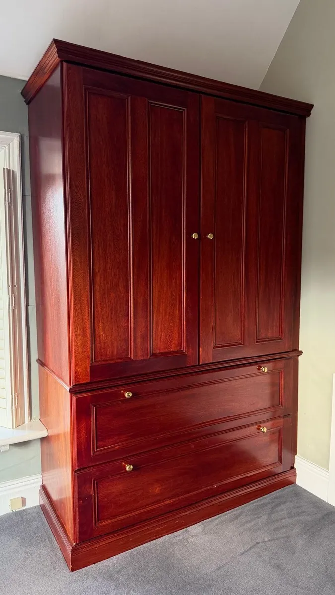 Fitted wardrobe
