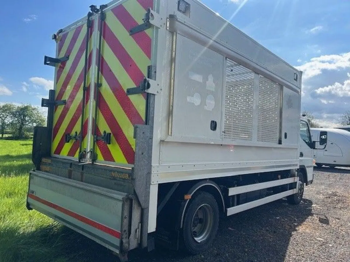 2019 Mitsubishi  4x2  side cage Tipper - Image 4