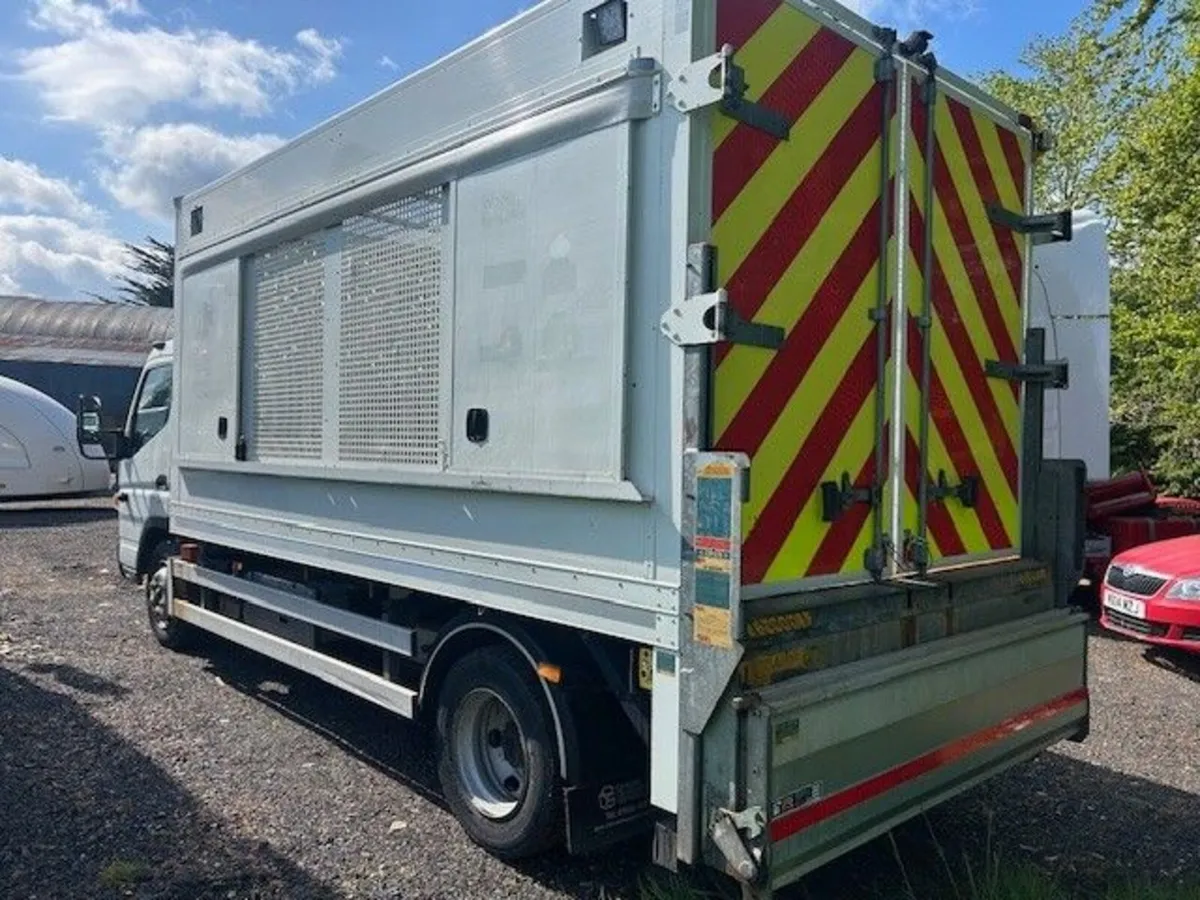 2019 Mitsubishi  4x2  side cage Tipper - Image 3