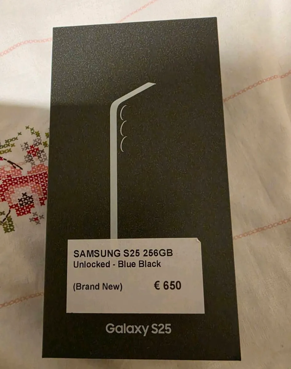 Galaxy s25 256g storage model 6 months old - Image 1