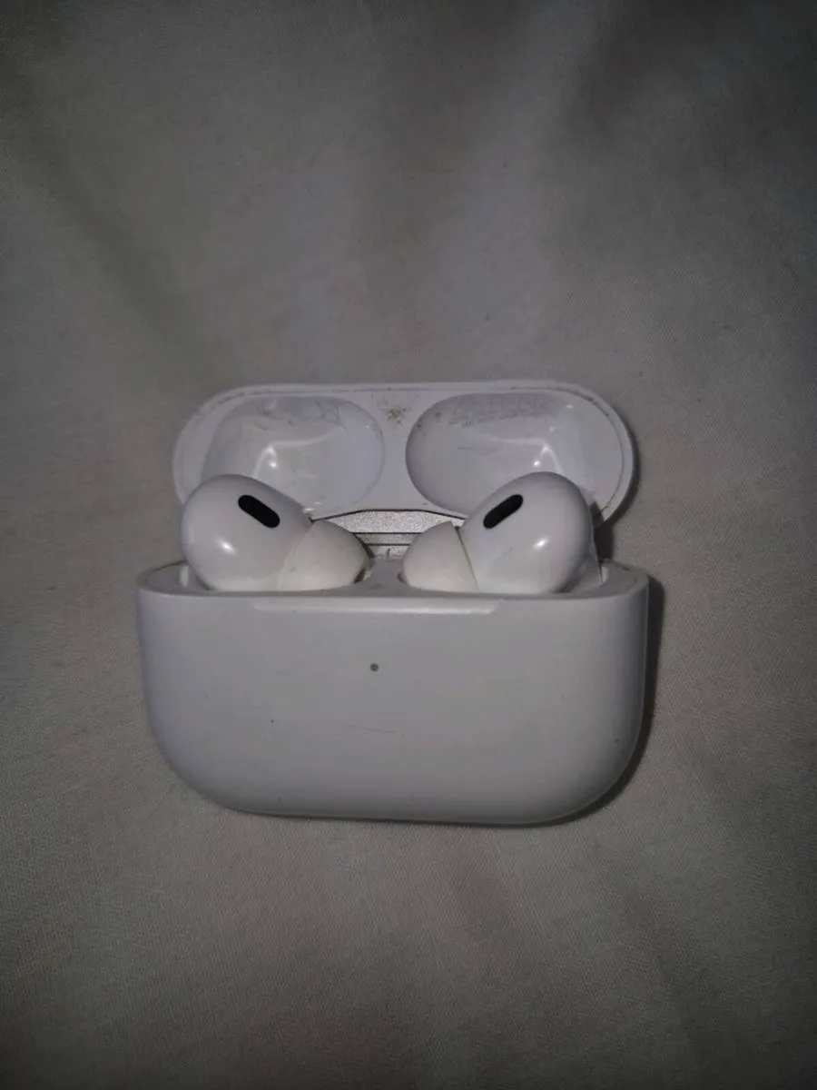 Apple AirPods Pro 2nd Generati - Image 1