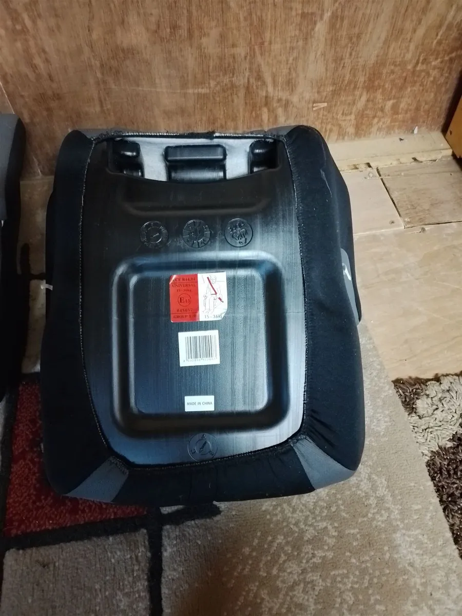 Booster seats - Image 2