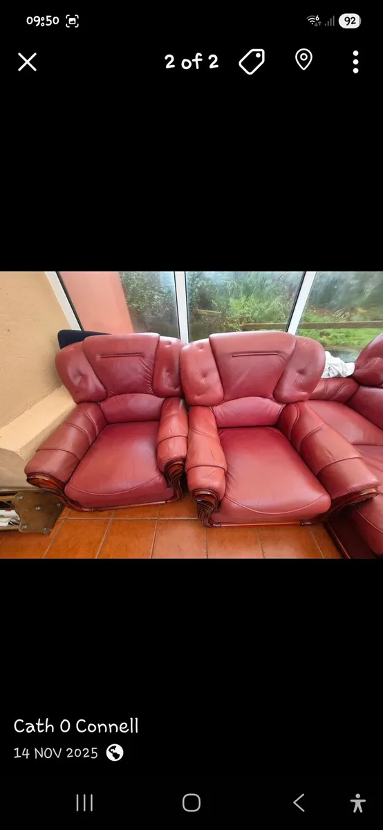 Faux leather couch with 2 armchairs - Image 2