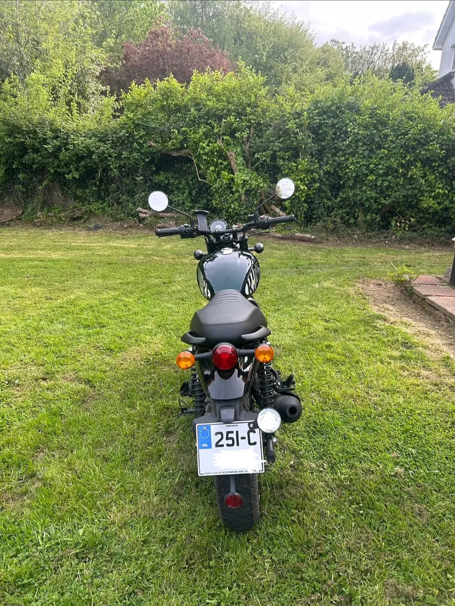 ROYAL ENFIELD 2025 - Image 3
