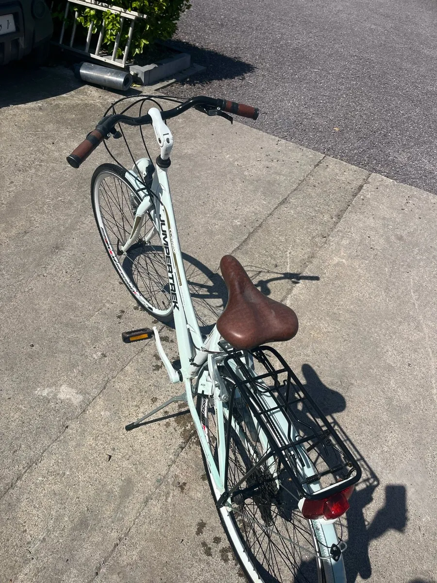 Ladies bicycle - Image 3
