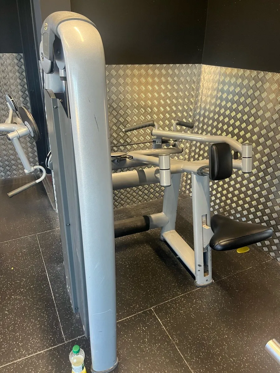 Techno Gym Upright Row - Image 1