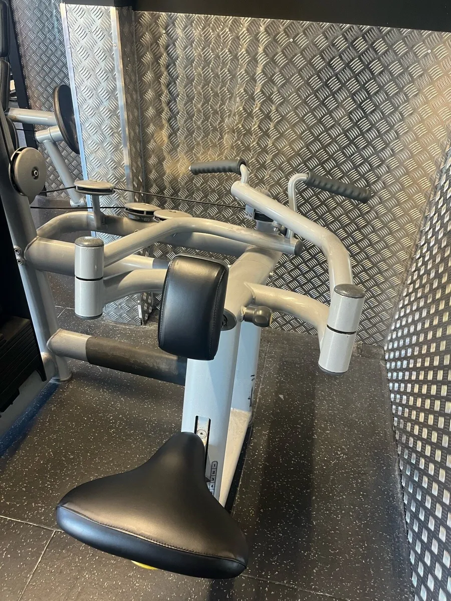 Techno Gym Upright Row - Image 3