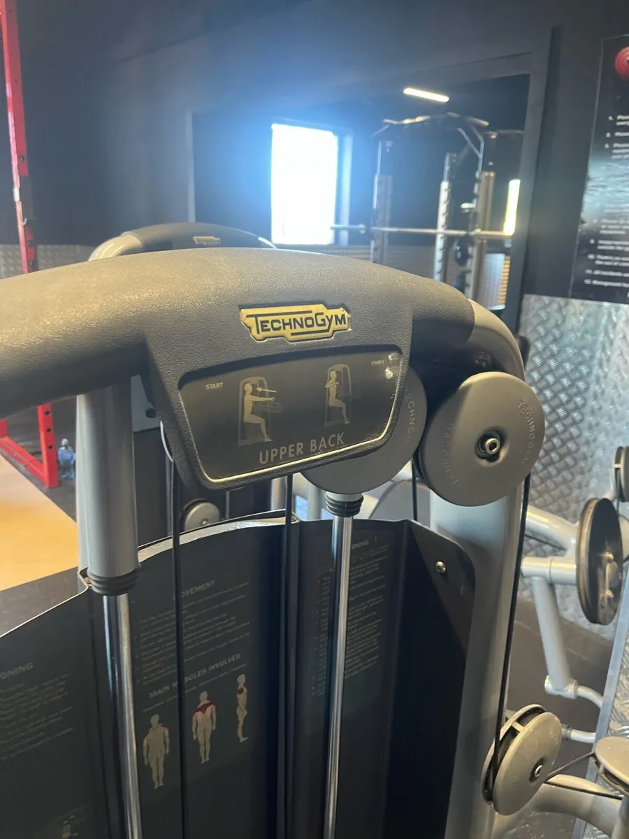 Techno Gym Upright Row - Image 4