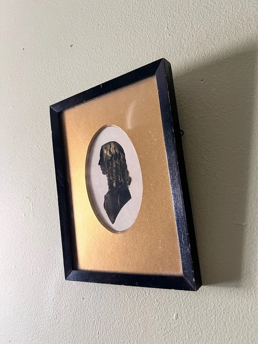 Antique silhouette of lady
