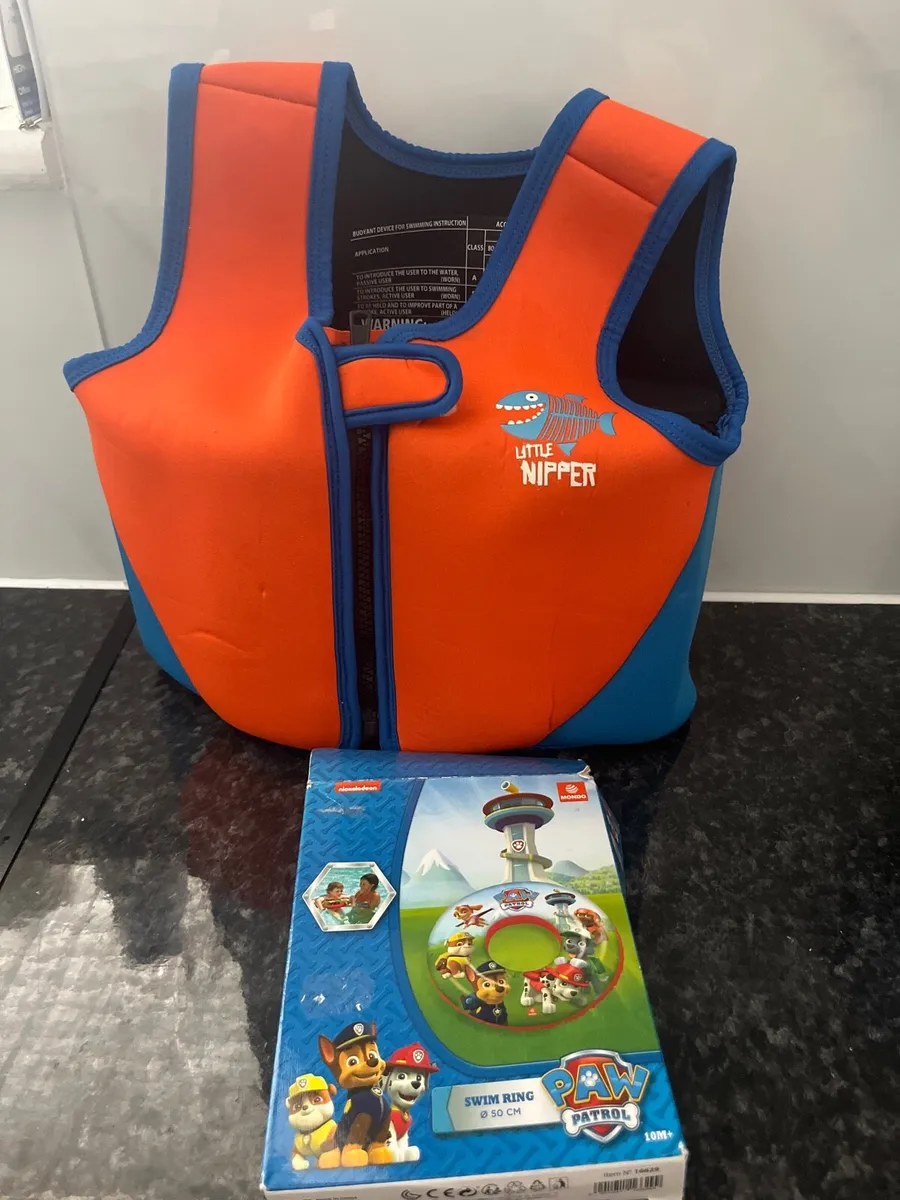 Swimmg vest and swim ring - Image 1