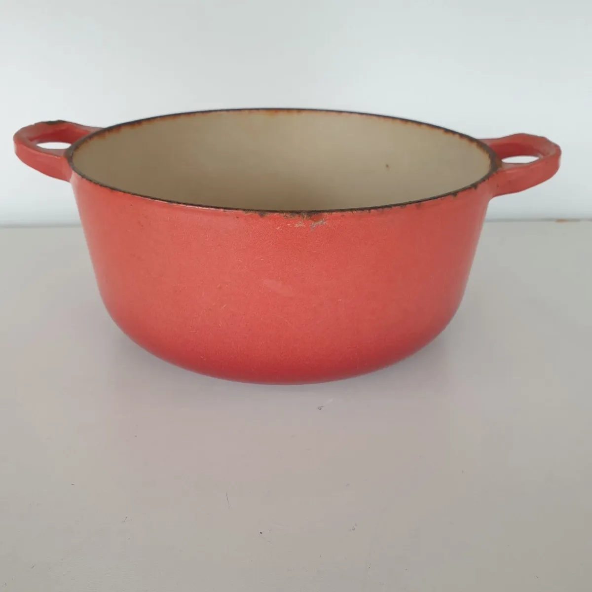 Le creuset 20 cm cast iron pot no lid vintage - Image 1