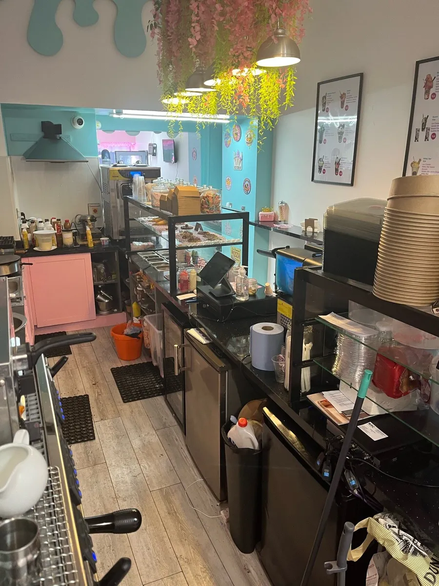Ice cream shop - Image 2
