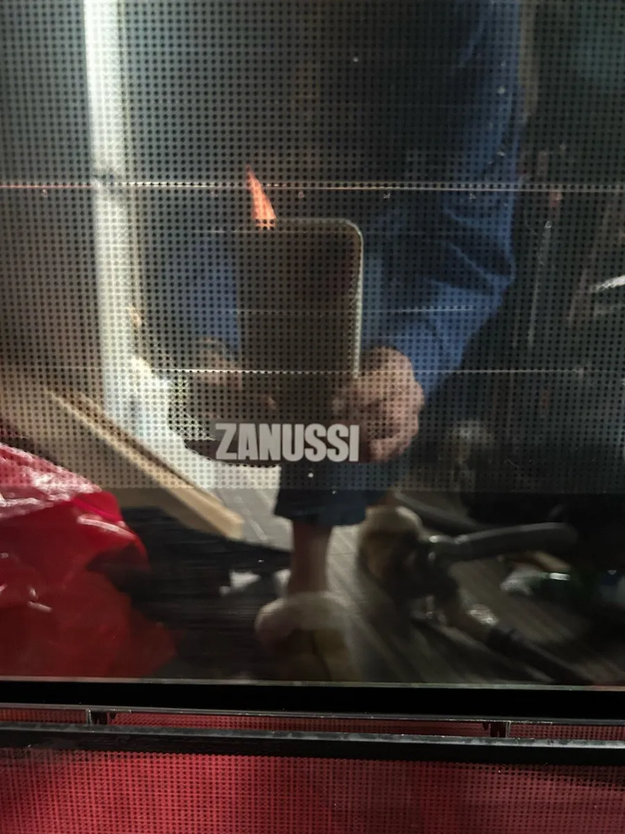 Zanussi freestanding double oven - Image 2