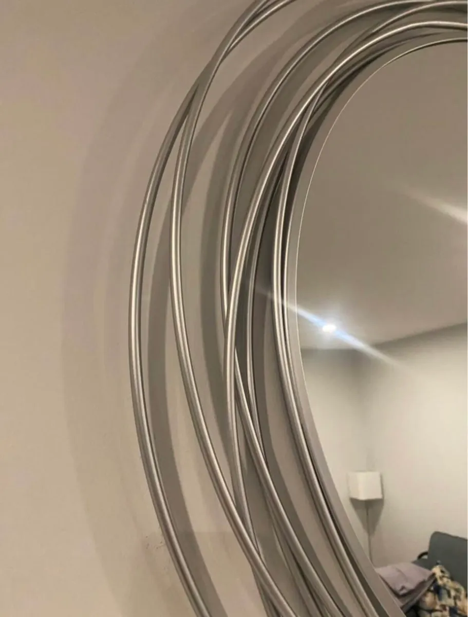 Next Mirror - Image 3