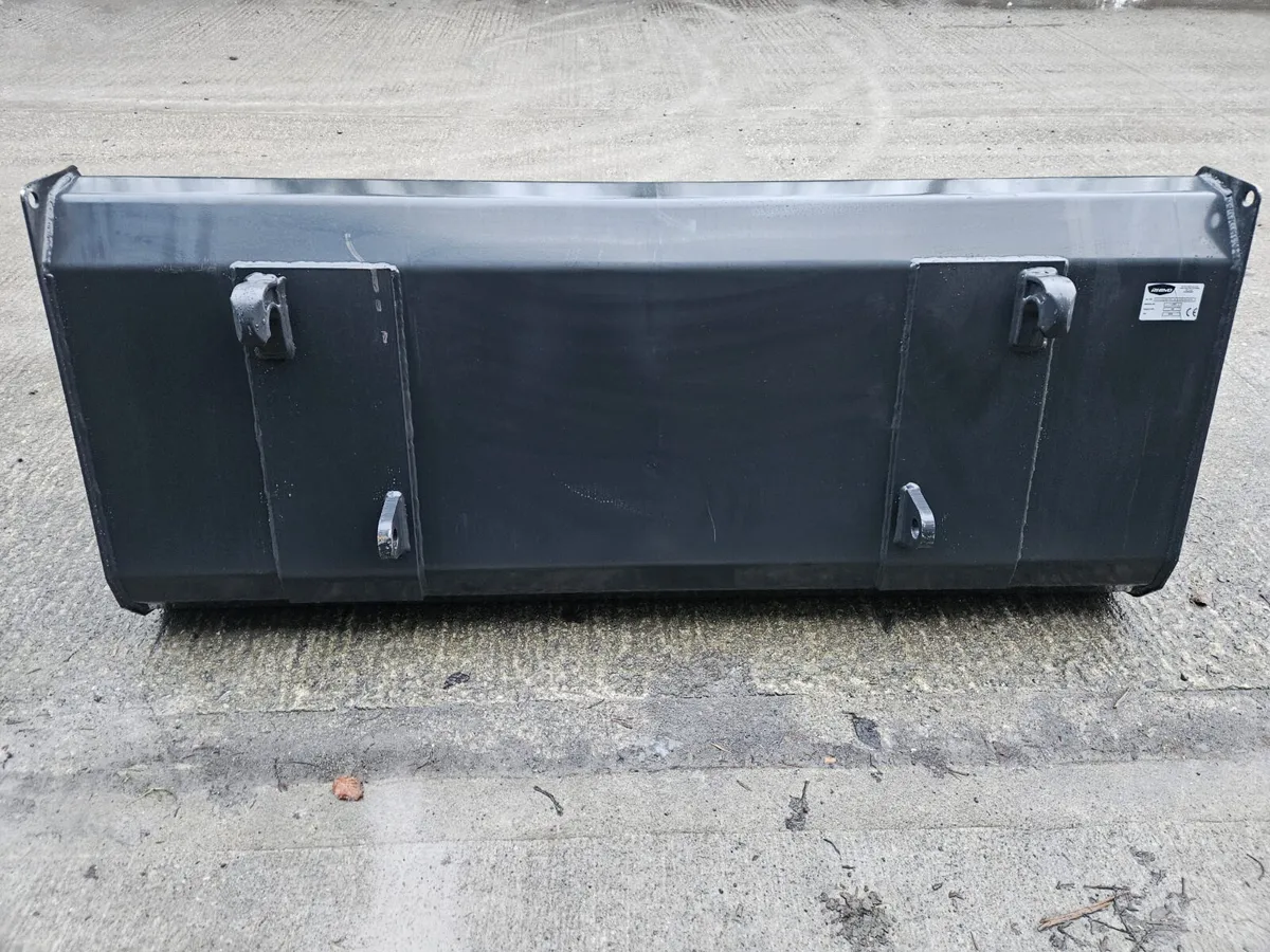 1.6 metre Rhino bucket - Image 3