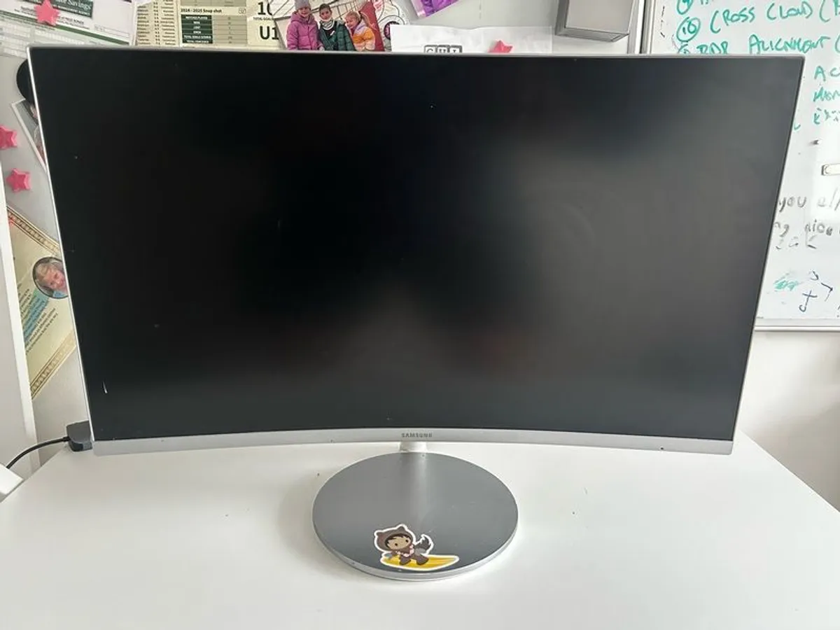 samsung 27 inch Curved LED Monitor - Image 1