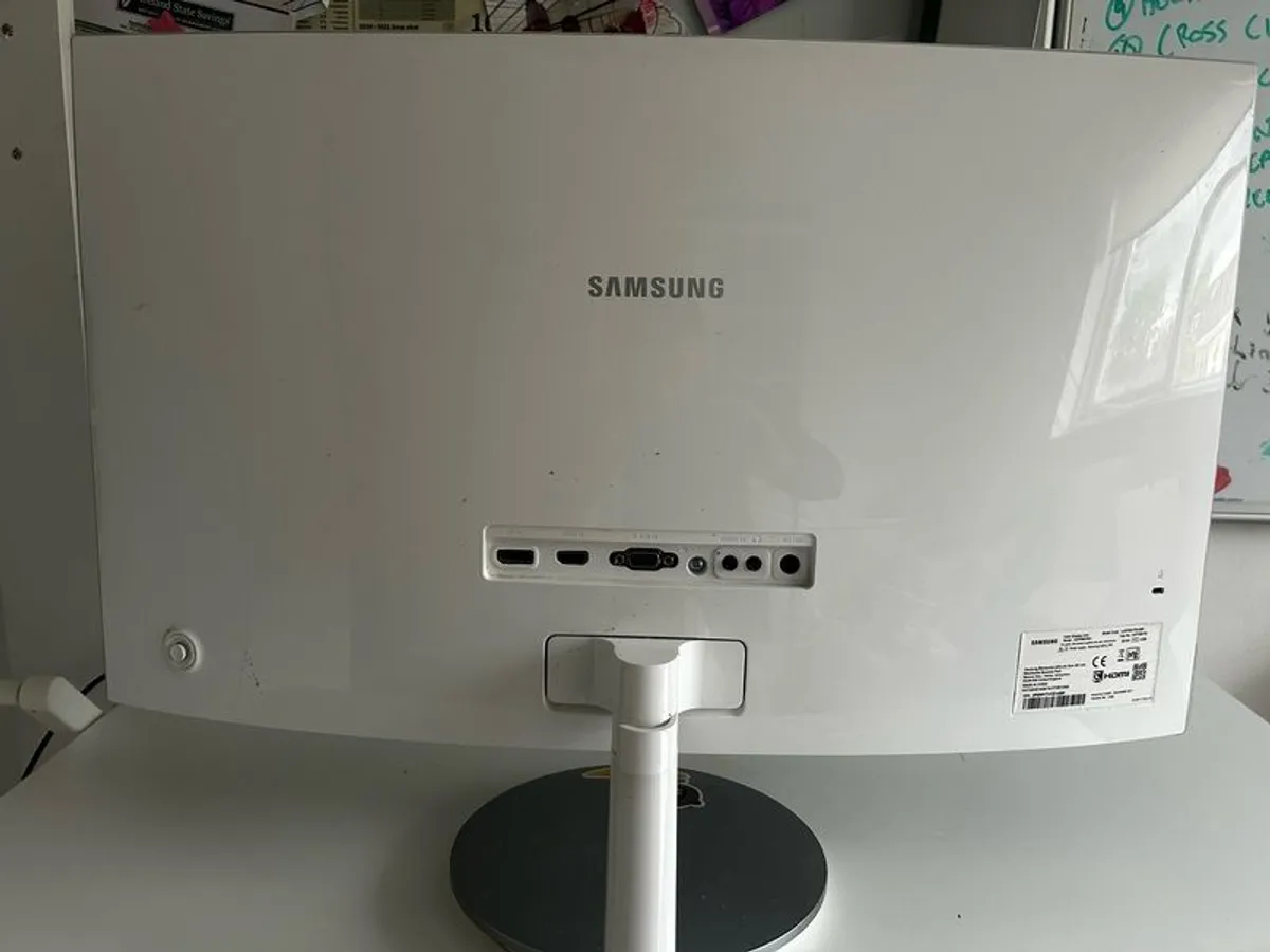 samsung 27 inch Curved LED Monitor - Image 2