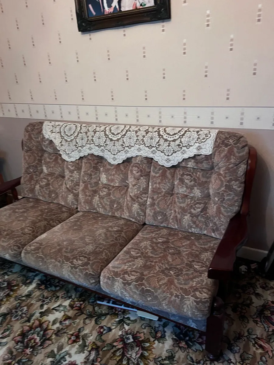 Floral Couch and armchair - Image 3