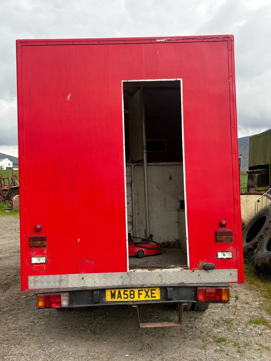 Iveco horse lorry - Image 4