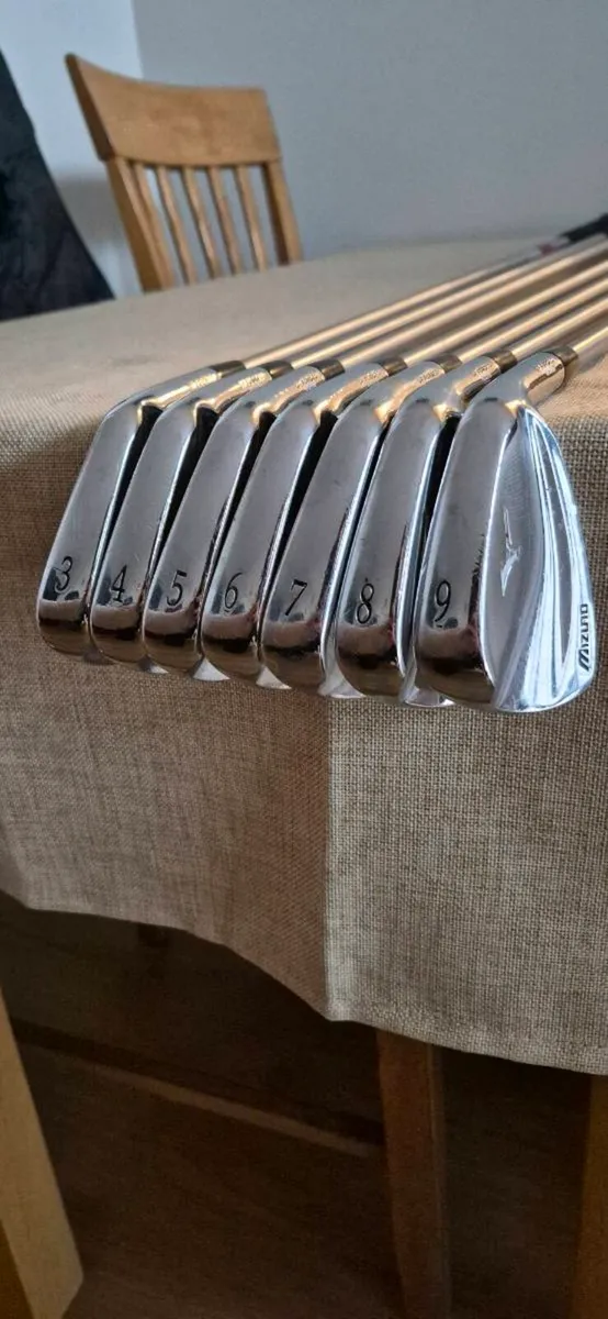 Mizuno MP5 Irons 3-9 - Image 1
