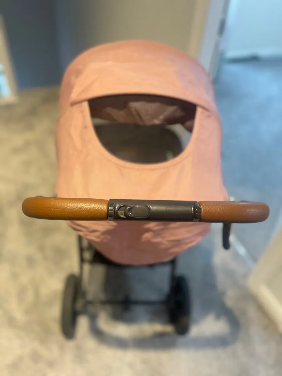 Stroller - Image 3