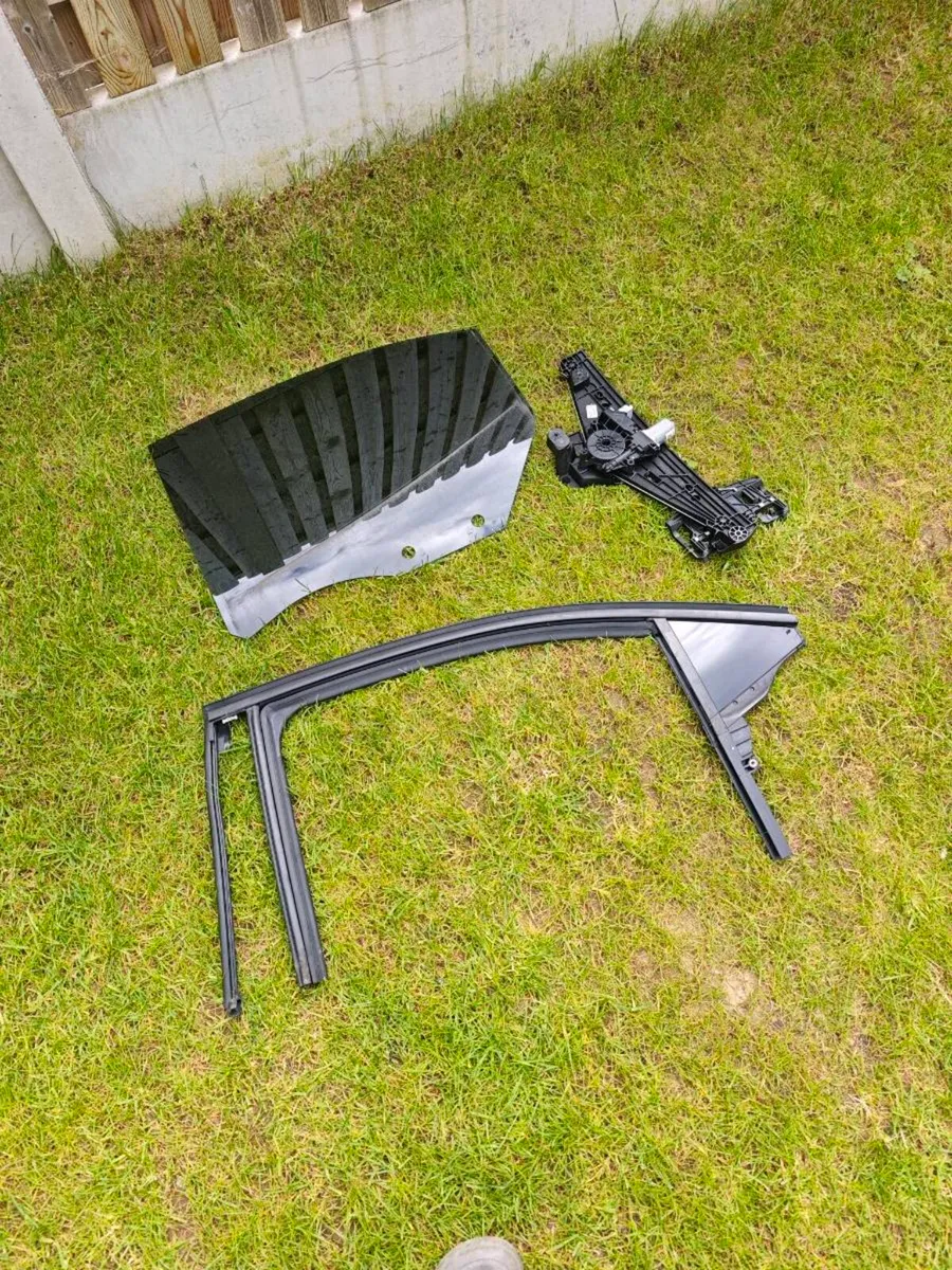 Opel Mokka left rear window - Image 2