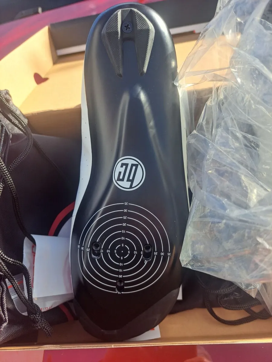 Cycling shoes - Image 2