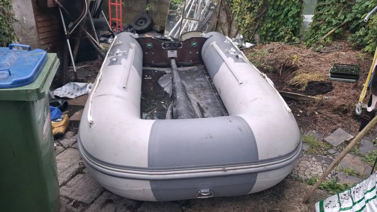 Gladiator 4.2 inflatable boat. - Image 2