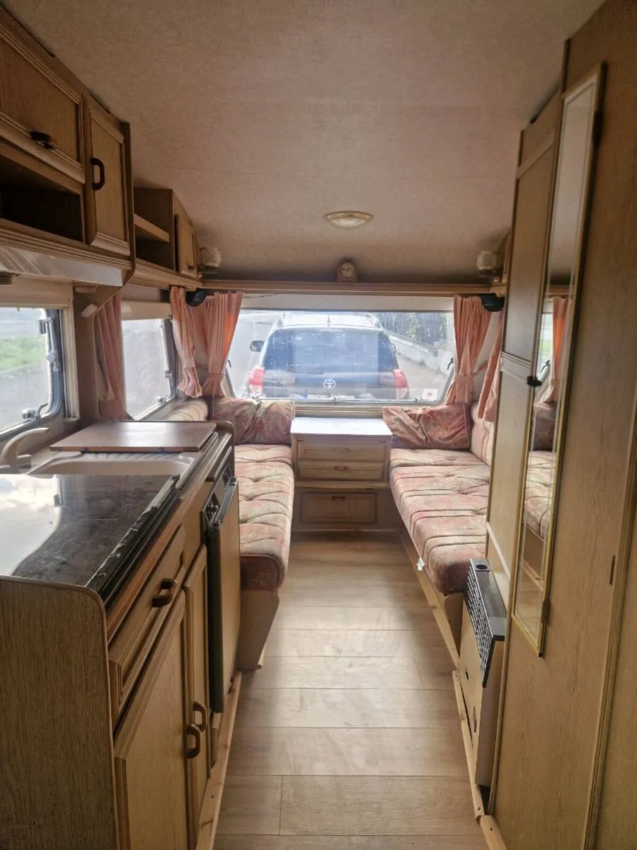 Caravan - Image 4