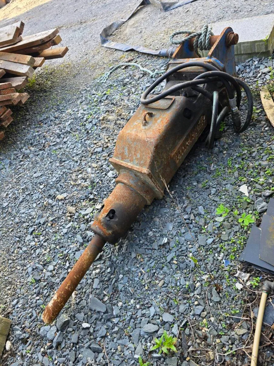 Hammer 5 to 7 ton hydraulic breaker for sale - Image 1