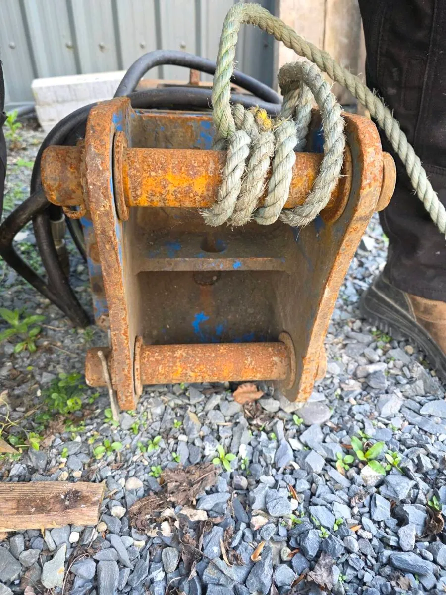 Hammer 5 to 7 ton hydraulic breaker for sale - Image 3