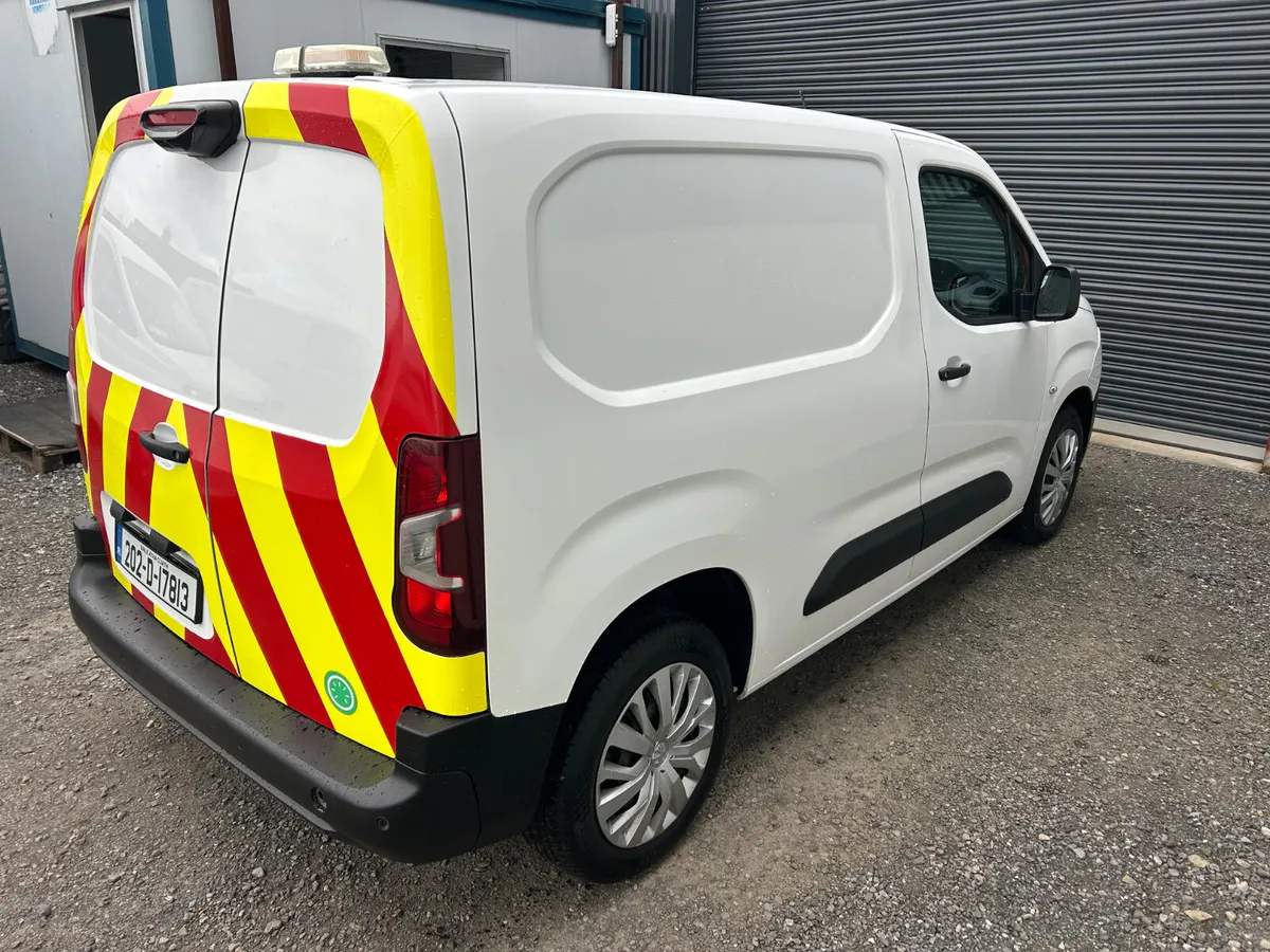 2020 Peugeot Partner Professional - Image 3