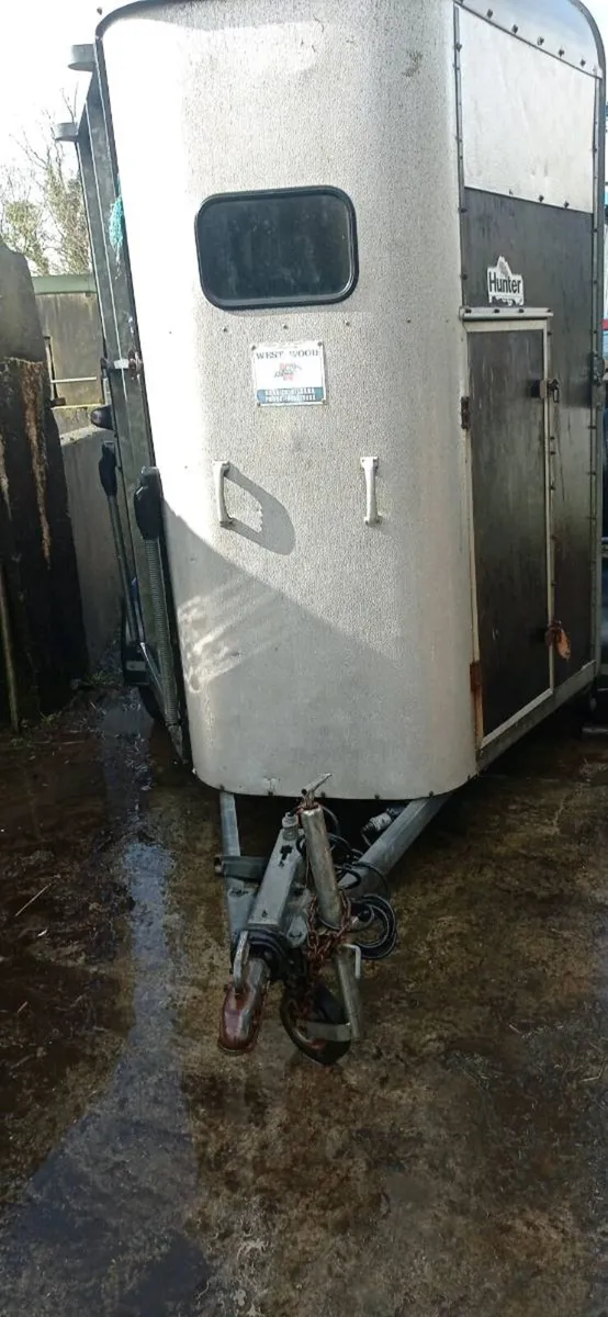 Horse box - Image 2