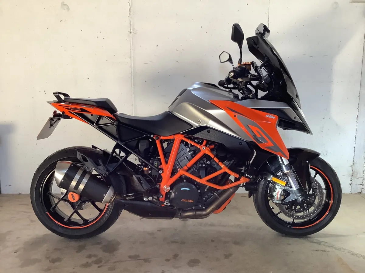 KTM 1290  Superduke GT 2016 - Image 4
