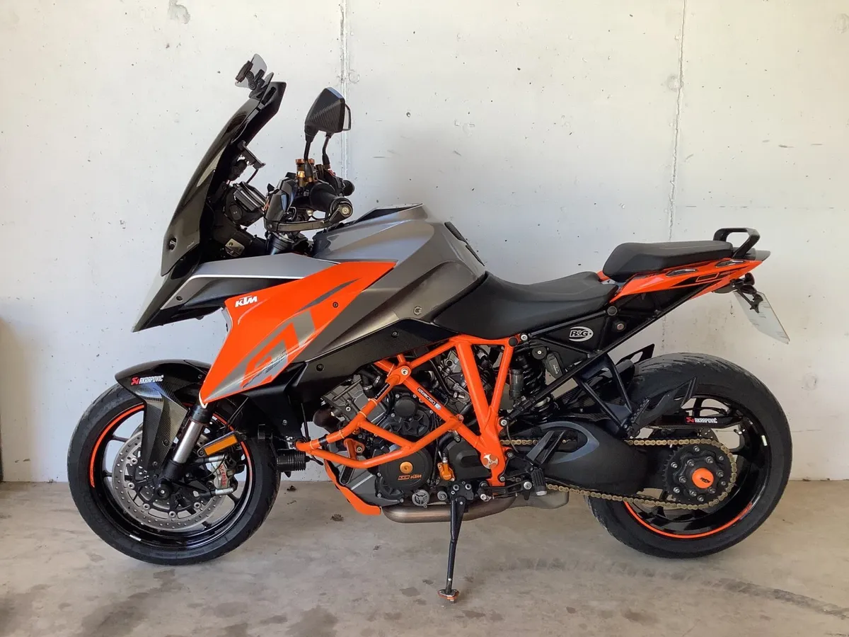 KTM 1290  Superduke GT 2016 - Image 1