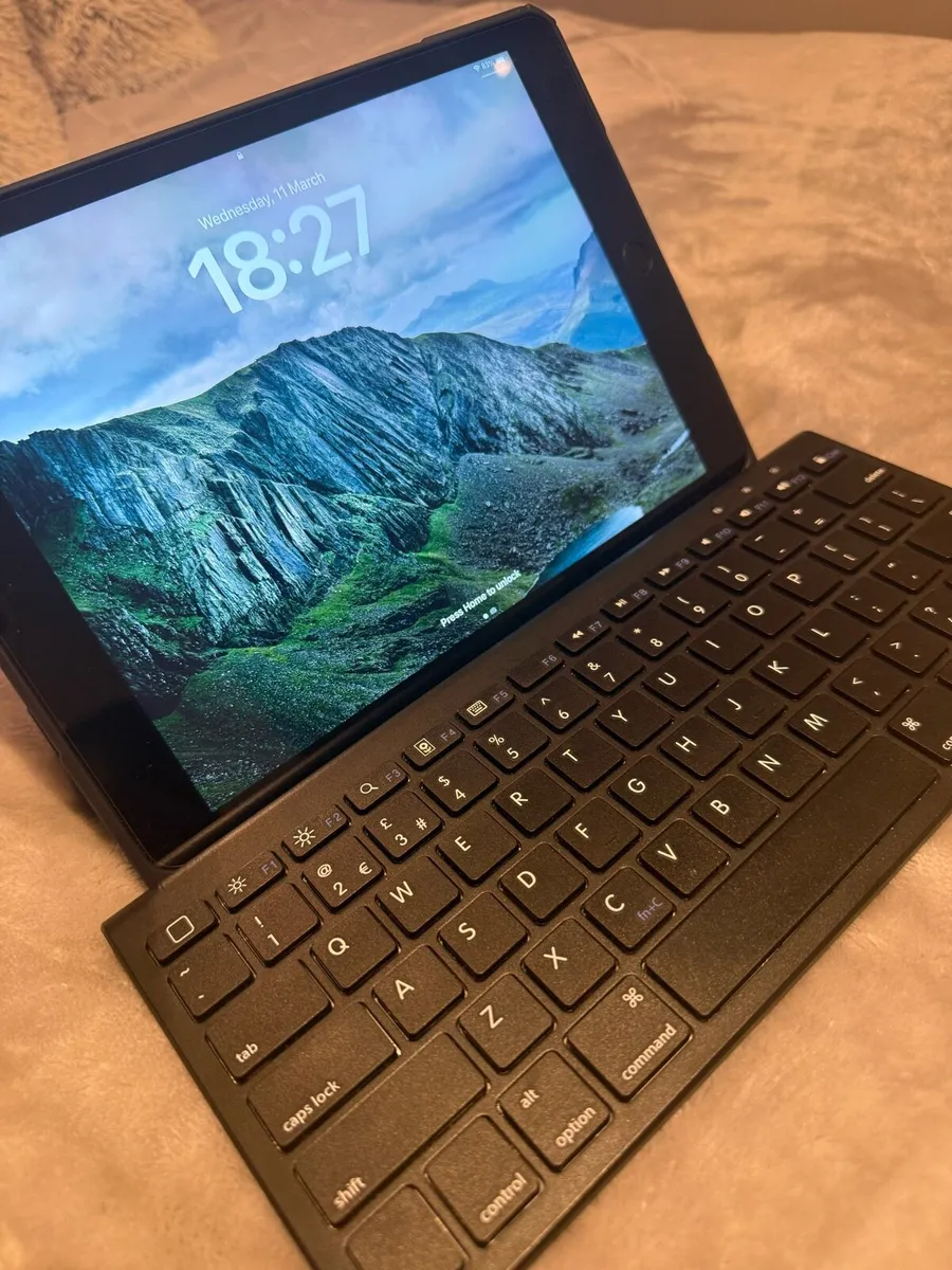iPad 9th generation 64gb - Image 3