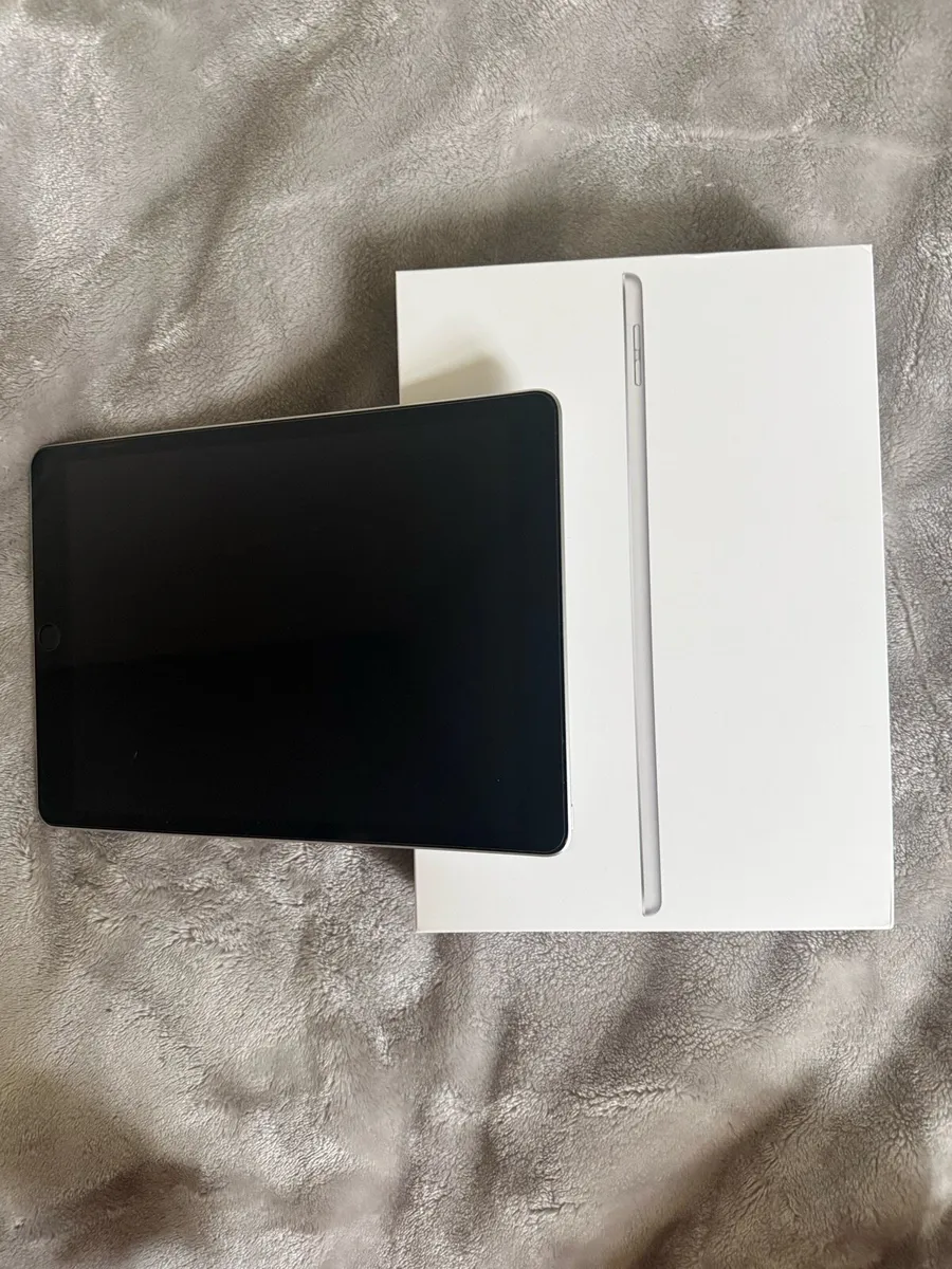 iPad 9th generation 64gb - Image 1