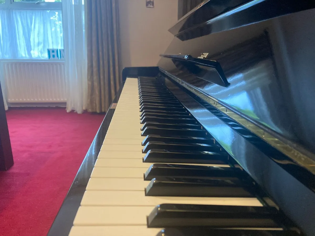 U1 Yamaha Upright Acoustic Piano - Image 2