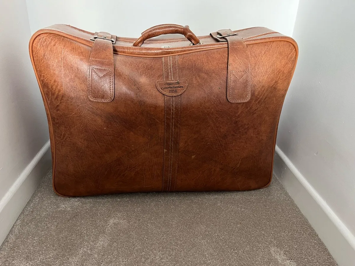 Vintage suitcase - Image 1