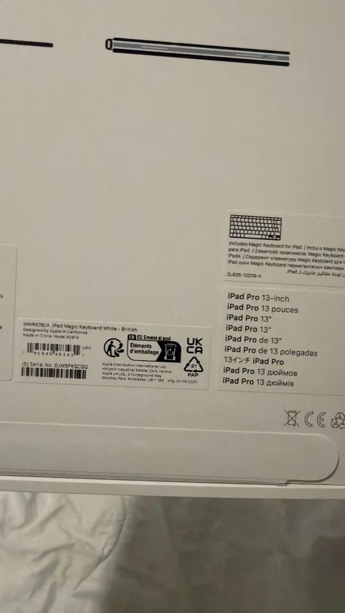 Magic Keyboard iPad Pro 13-inch M4/M5 White sealed - Image 3