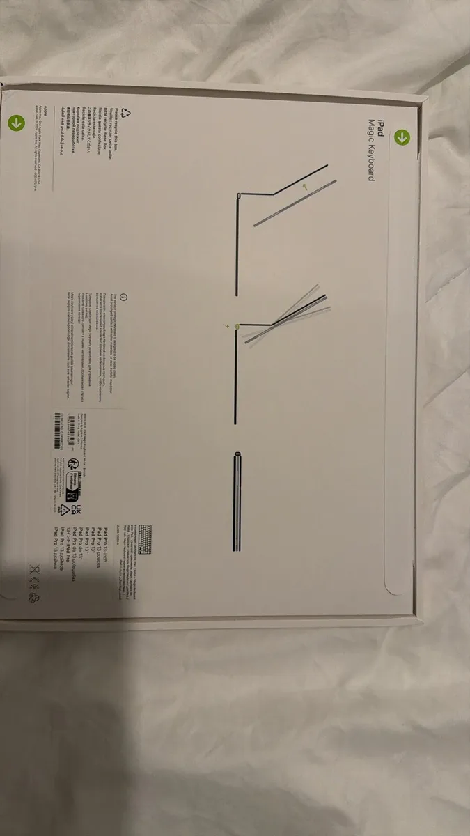 Magic Keyboard iPad Pro 13-inch M4/M5 White sealed - Image 2