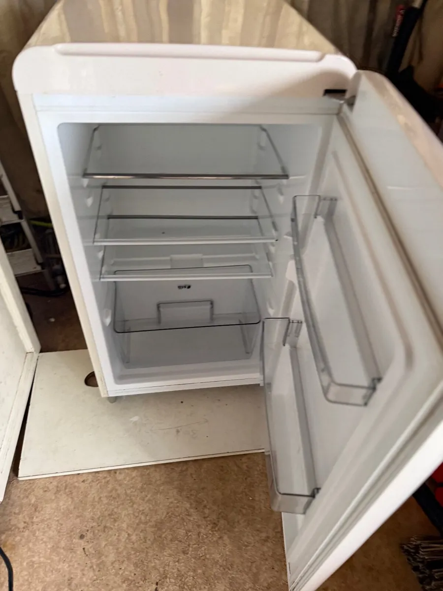 Klarstein Retro Style Refrigerator - Image 3