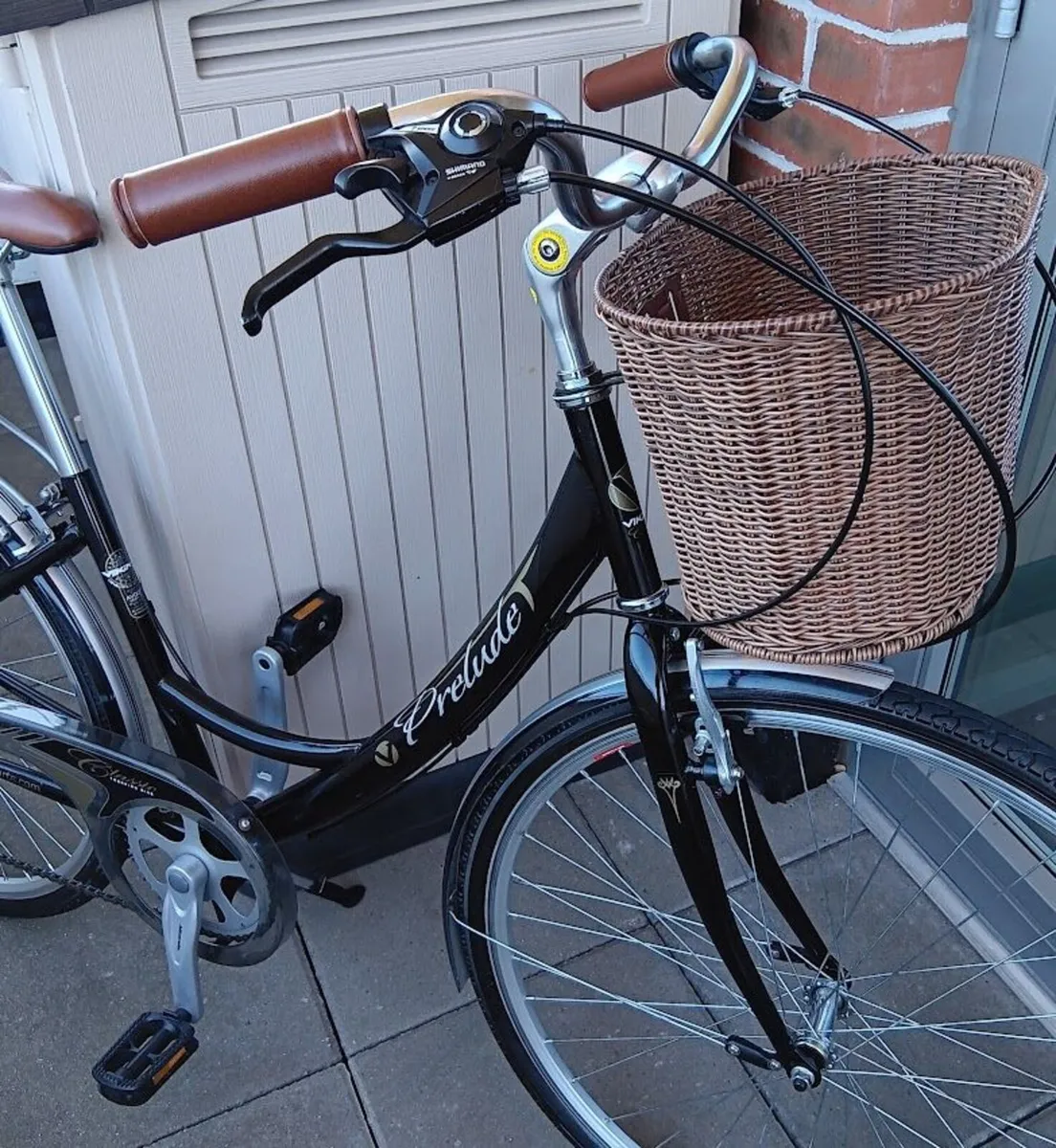 Ladies treking city bike comes with lock & cable - Image 2
