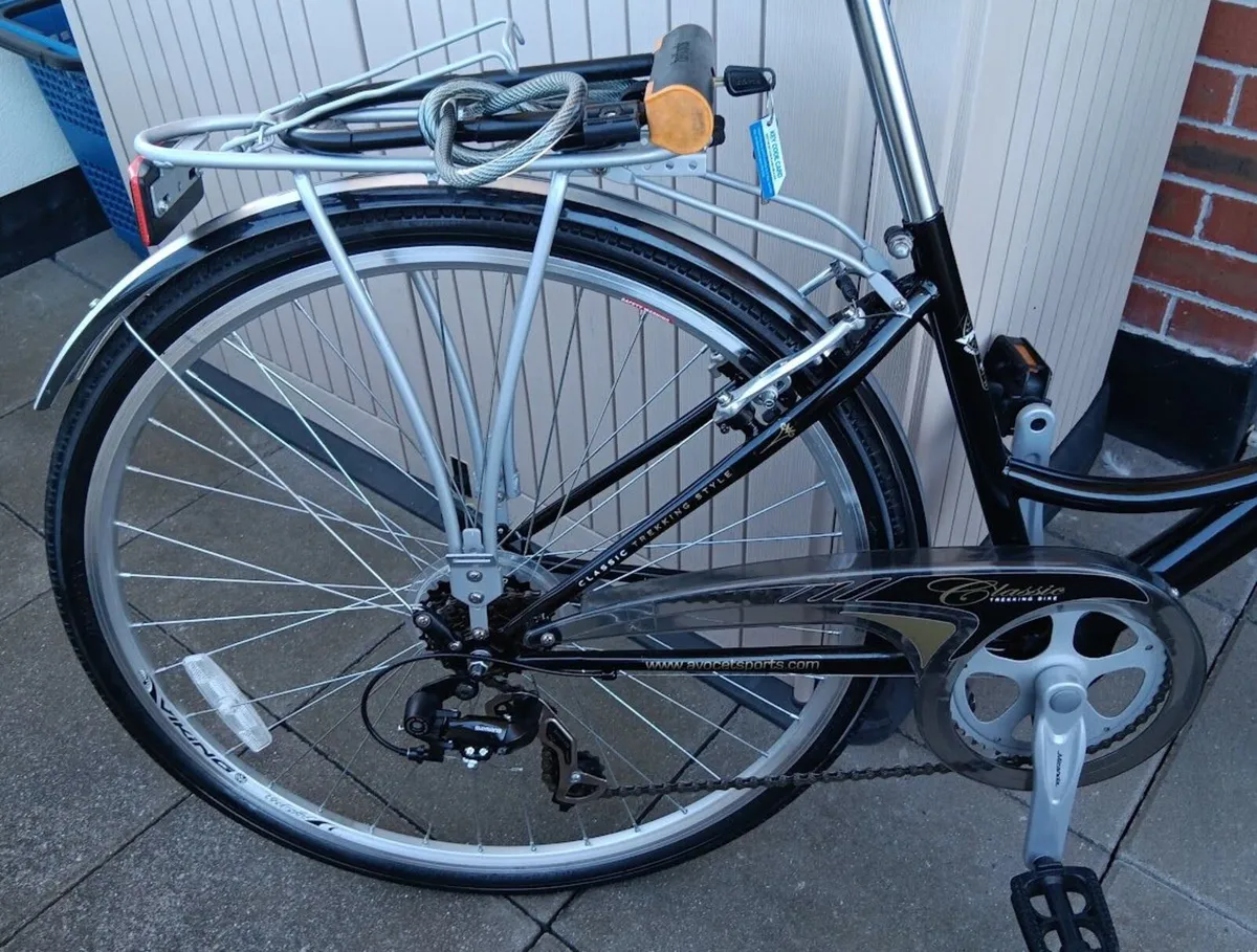 Ladies treking city bike comes with lock & cable - Image 3