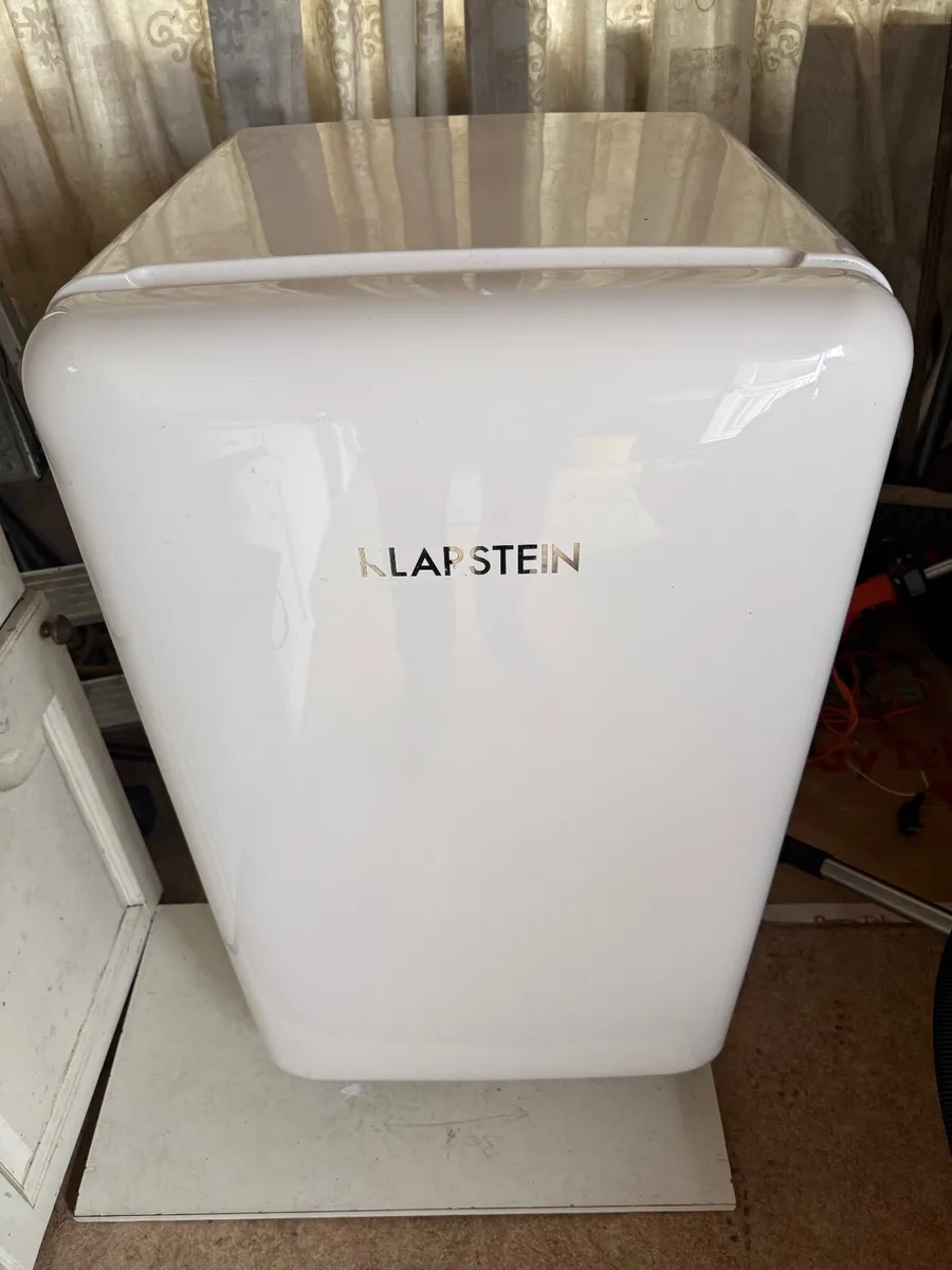 Klarstein Retro Style Refrigerator - Image 1
